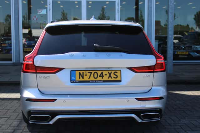 Volvo V60 (2021) thumbnail 5