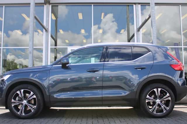 Volvo XC40 (2022) thumbnail 2