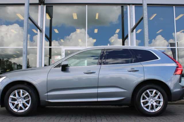Volvo XC60 (2019) thumbnail 2