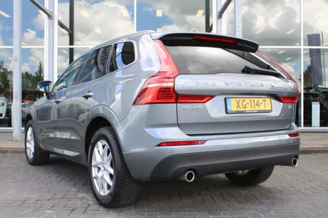Volvo XC60 (2019) thumbnail 3