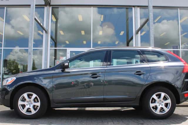 Volvo XC60 (2009) thumbnail 2