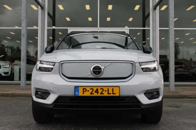 Volvo XC40 (2022) thumbnail 4