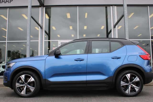Volvo XC40 (2020) thumbnail 2