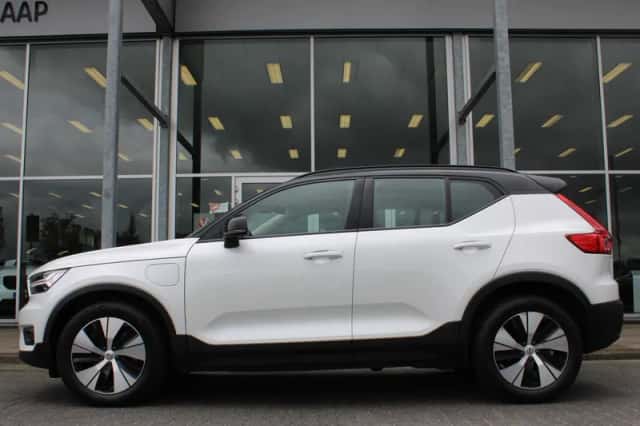 Volvo XC40 (2021) thumbnail 2