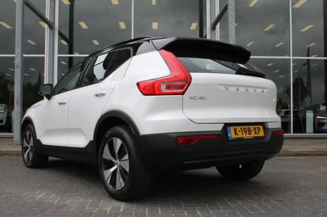 Volvo XC40 (2021) thumbnail 3