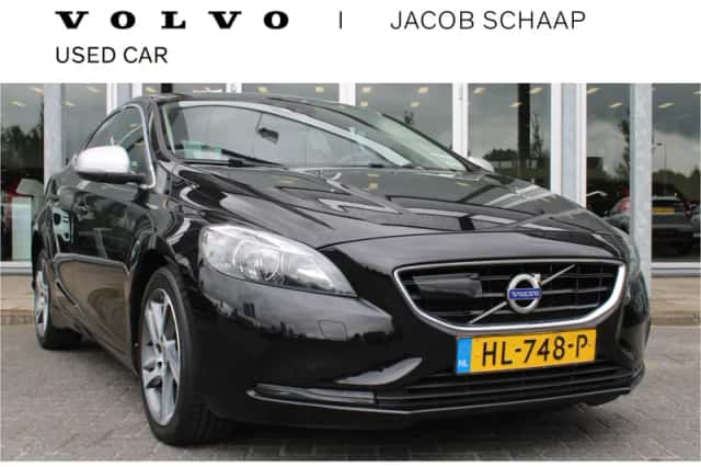 Volvo V40 (2015) thumbnail 1