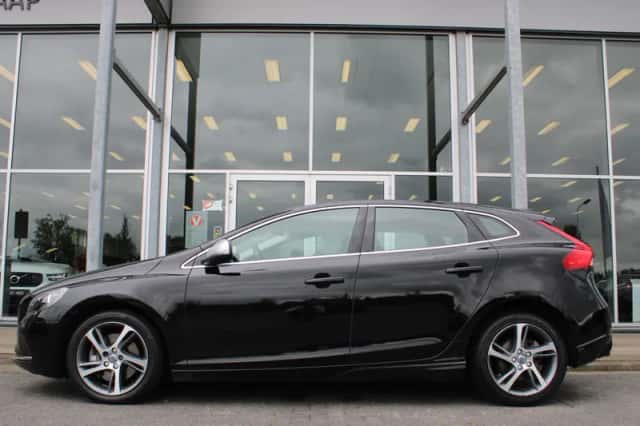 Volvo V40 (2015) thumbnail 2