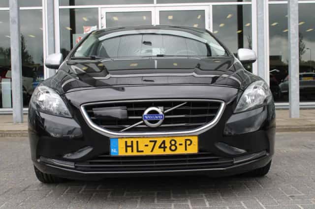 Volvo V40 (2015) thumbnail 4