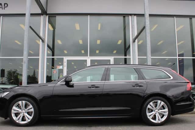 Volvo V90 (2022) thumbnail 2
