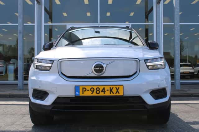 Volvo XC40 (2022) thumbnail 4