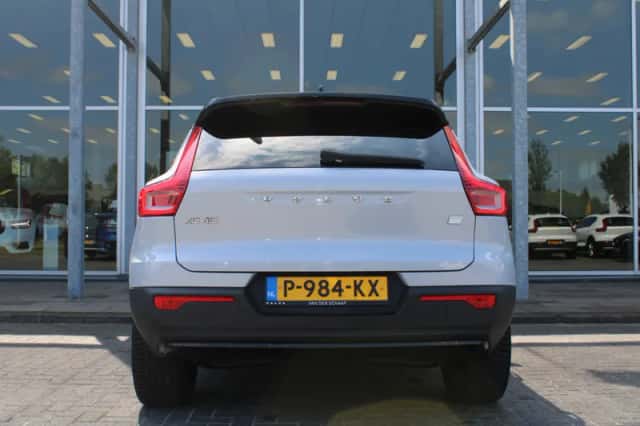 Volvo XC40 (2022) thumbnail 5