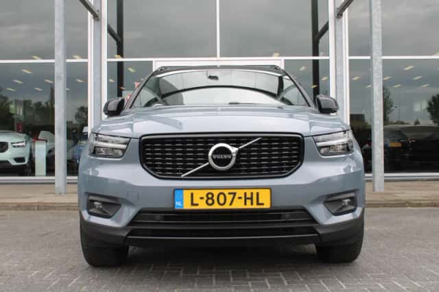 Volvo XC40 (2021) thumbnail 4