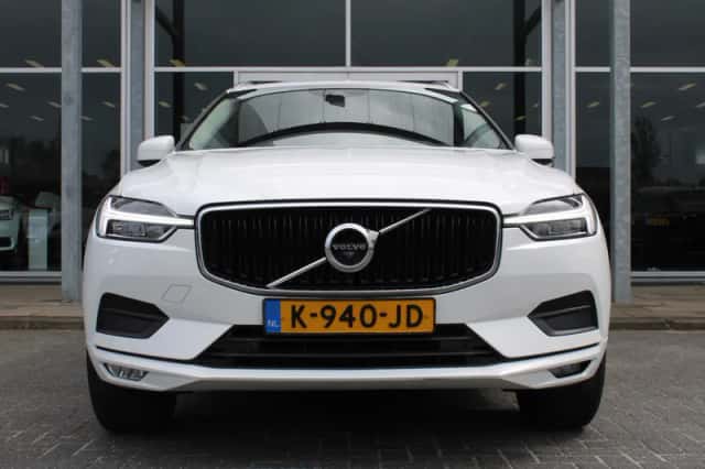 Volvo XC60 (2021) thumbnail 4