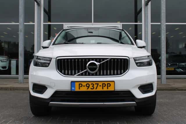 Volvo XC40 (2022) thumbnail 4