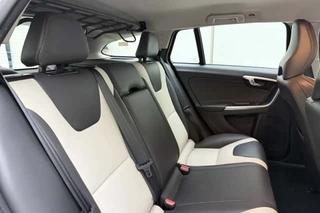 Volvo V60 (2018) thumbnail 4