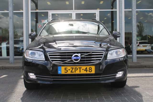 Volvo V70 (2015) thumbnail 4