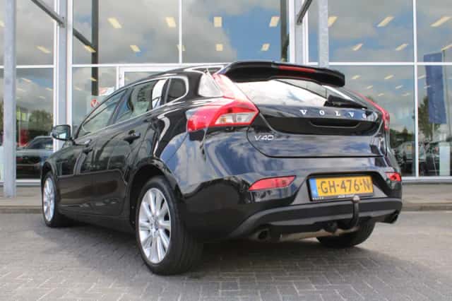 Volvo V40 (2015) thumbnail 3