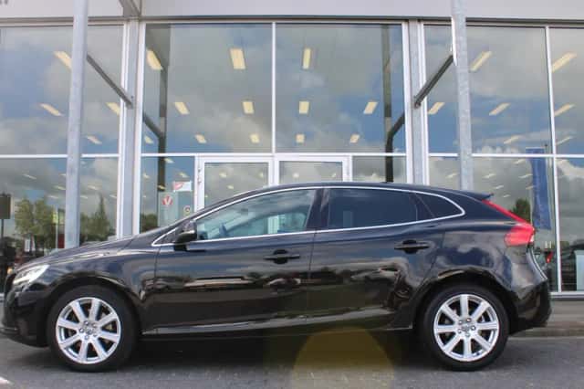 Volvo V40 (2017) thumbnail 2
