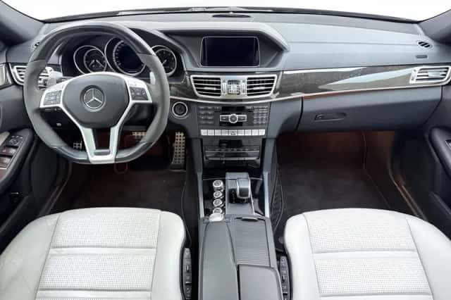 Mercedes-Benz E-Klasse (2014) thumbnail 2