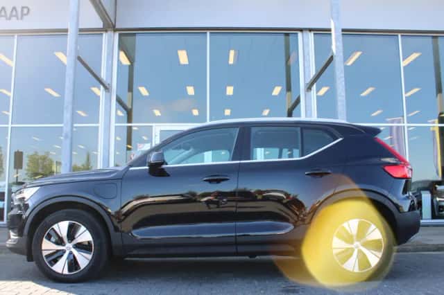 Volvo XC40 (2022) thumbnail 2