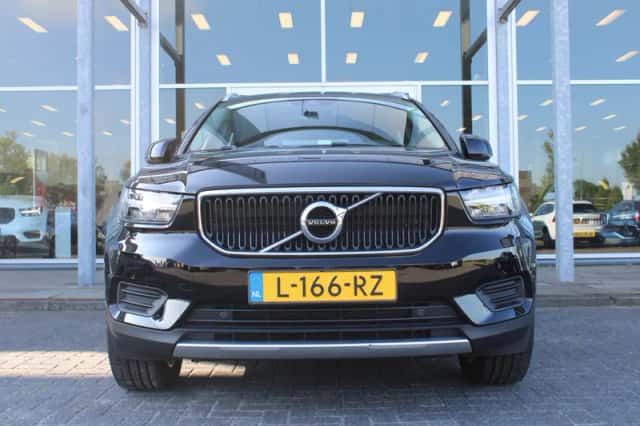 Volvo XC40 (2021) thumbnail 4