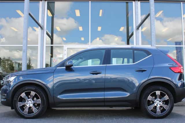 Volvo XC40 (2018) thumbnail 2