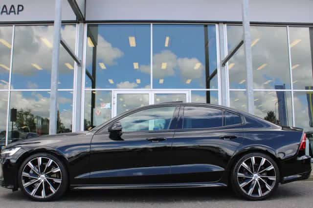 Volvo S60 (2023) thumbnail 2