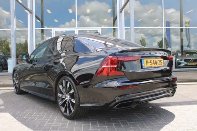 Volvo S60 (2023) thumbnail 3