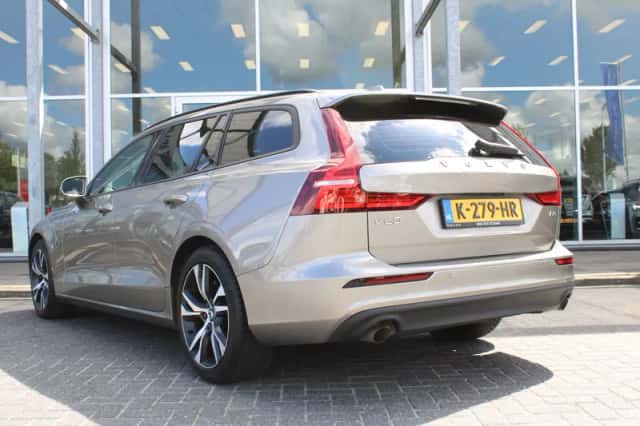 Volvo V60 (2020) thumbnail 3