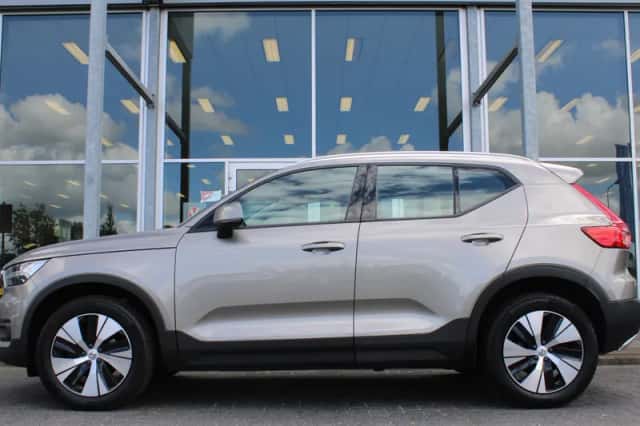 Volvo XC40 (2020) thumbnail 2
