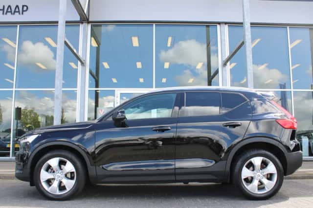 Volvo XC40 (2020) thumbnail 2