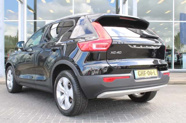 Volvo XC40 (2020) thumbnail 3