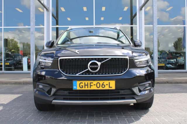 Volvo XC40 (2020) thumbnail 4