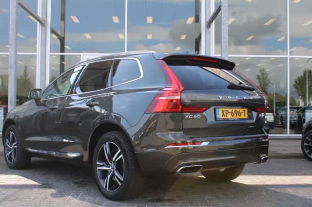 Volvo XC60 (2019) thumbnail 3
