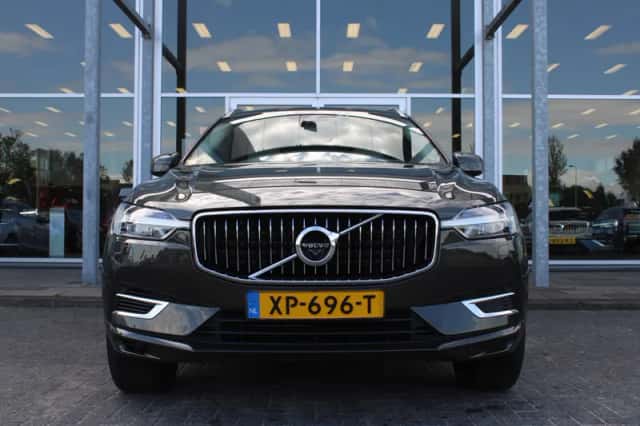Volvo XC60 (2019) thumbnail 4
