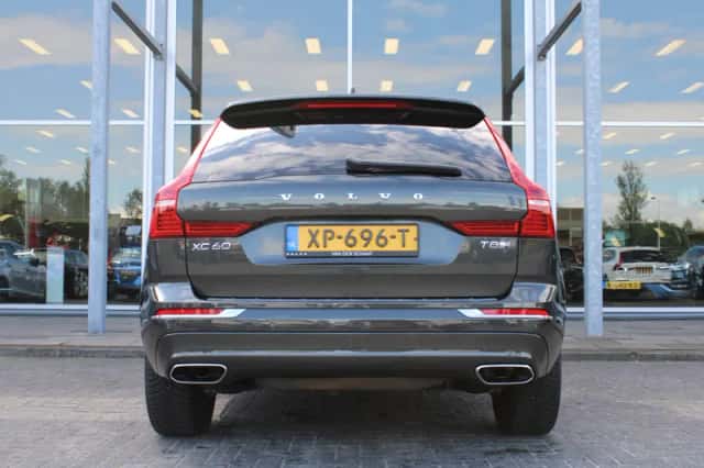 Volvo XC60 (2019) thumbnail 5