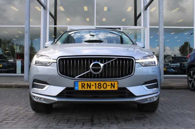Volvo XC60 (2018) thumbnail 4