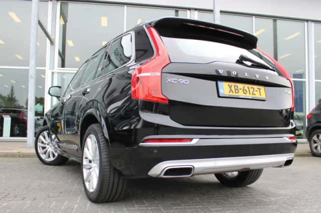 Volvo XC90 (2018) thumbnail 3