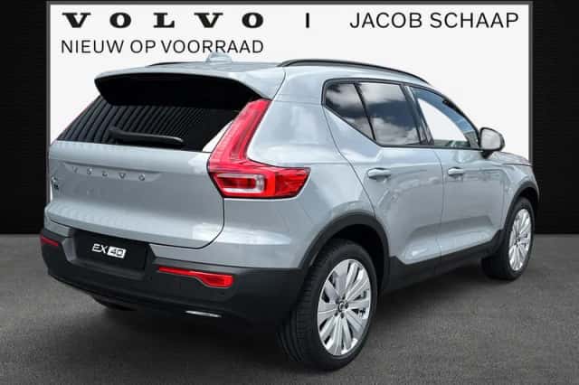 Volvo EX40 (2025) thumbnail 2