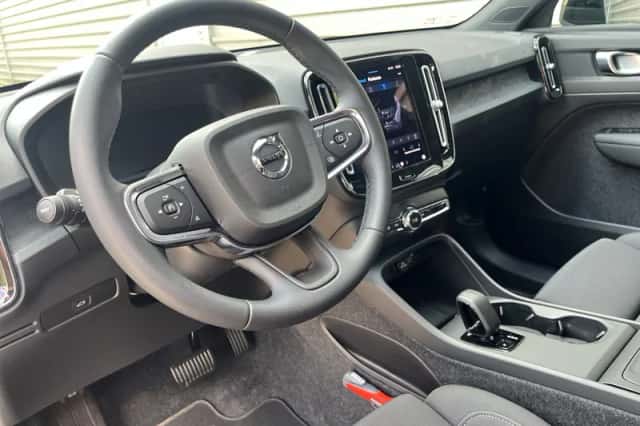 Volvo EX40 (2025) thumbnail 11