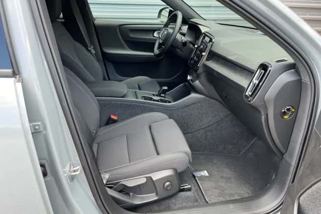 Volvo EX40 (2025) thumbnail 14