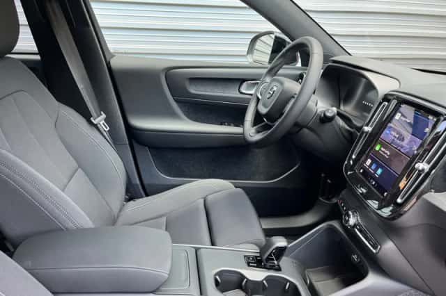 Volvo EX40 (2025) thumbnail 17