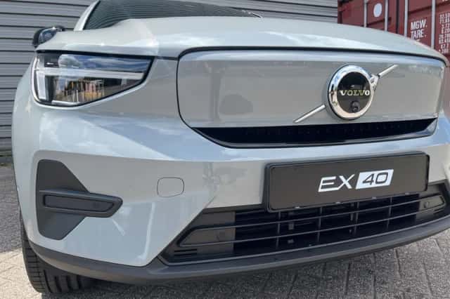 Volvo EX40 (2025) thumbnail 4