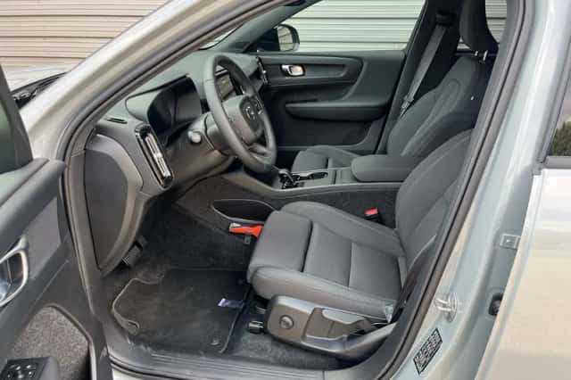 Volvo EX40 (2025) thumbnail 8