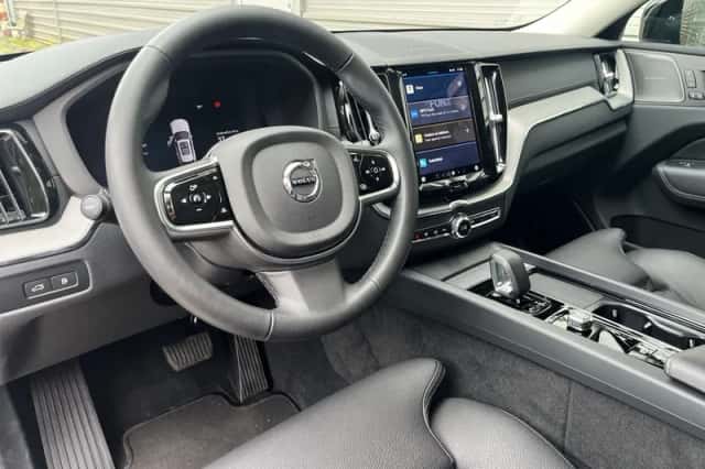 Volvo XC60 (2024) thumbnail 11