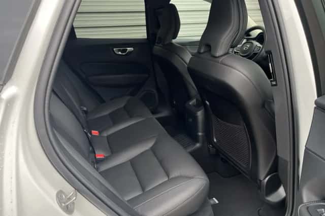Volvo XC60 (2024) thumbnail 13