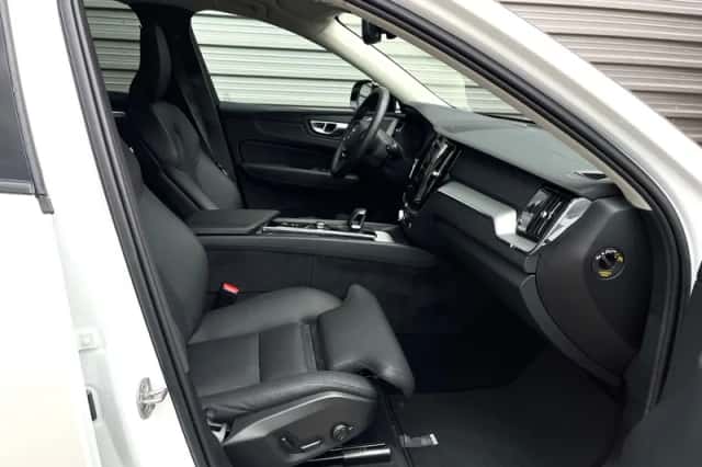 Volvo XC60 (2024) thumbnail 14