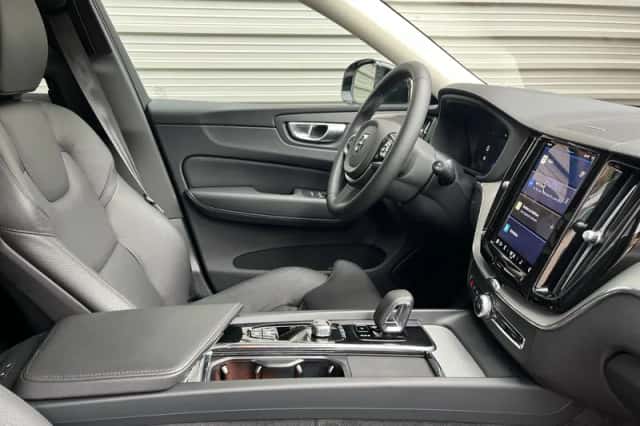 Volvo XC60 (2024) thumbnail 17