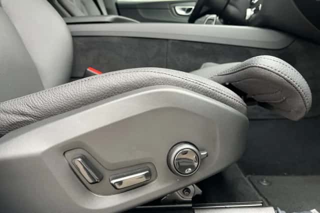 Volvo XC60 (2024) thumbnail 28