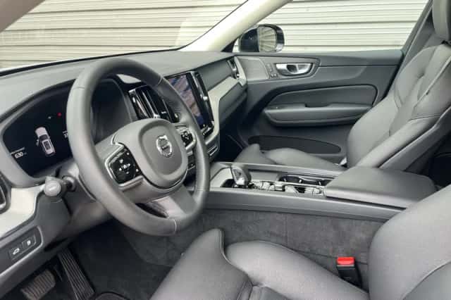 Volvo XC60 (2024) thumbnail 10